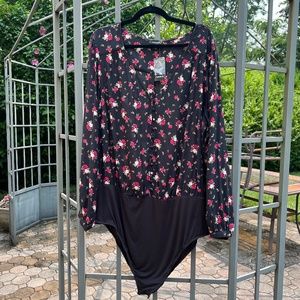 NWT Torrid Black Floral Bodysuit - Size 4 (26)